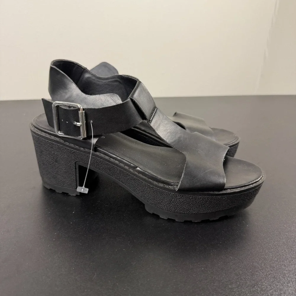 Candies Platform Sandals Women's 7M Black Leather T-Strap Chunky Buckle Heels